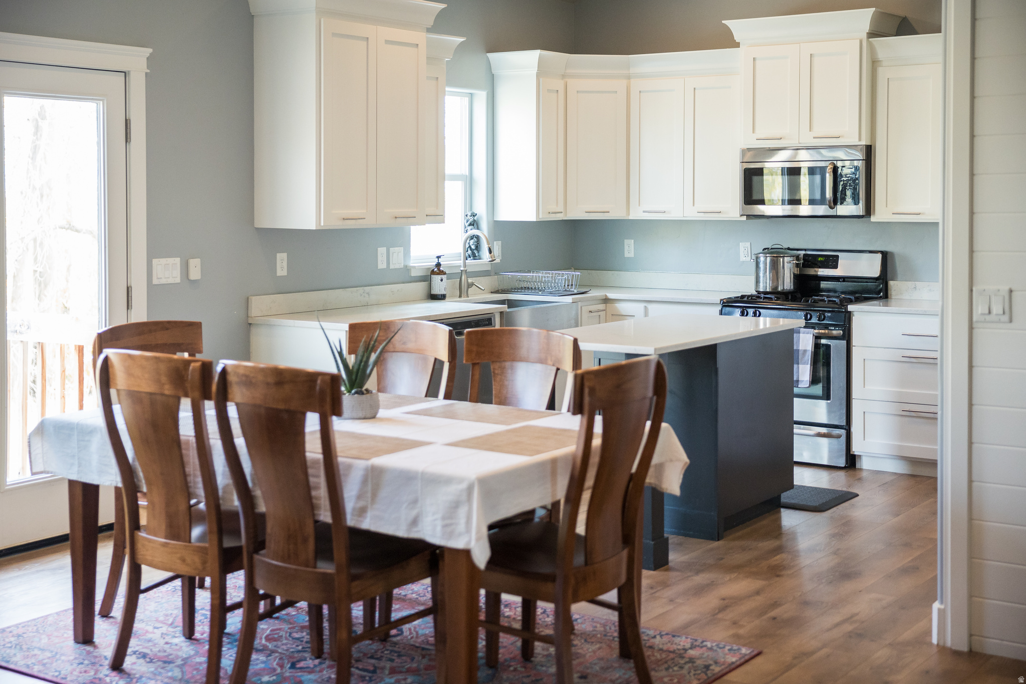 HIDDEN COVE - Residential