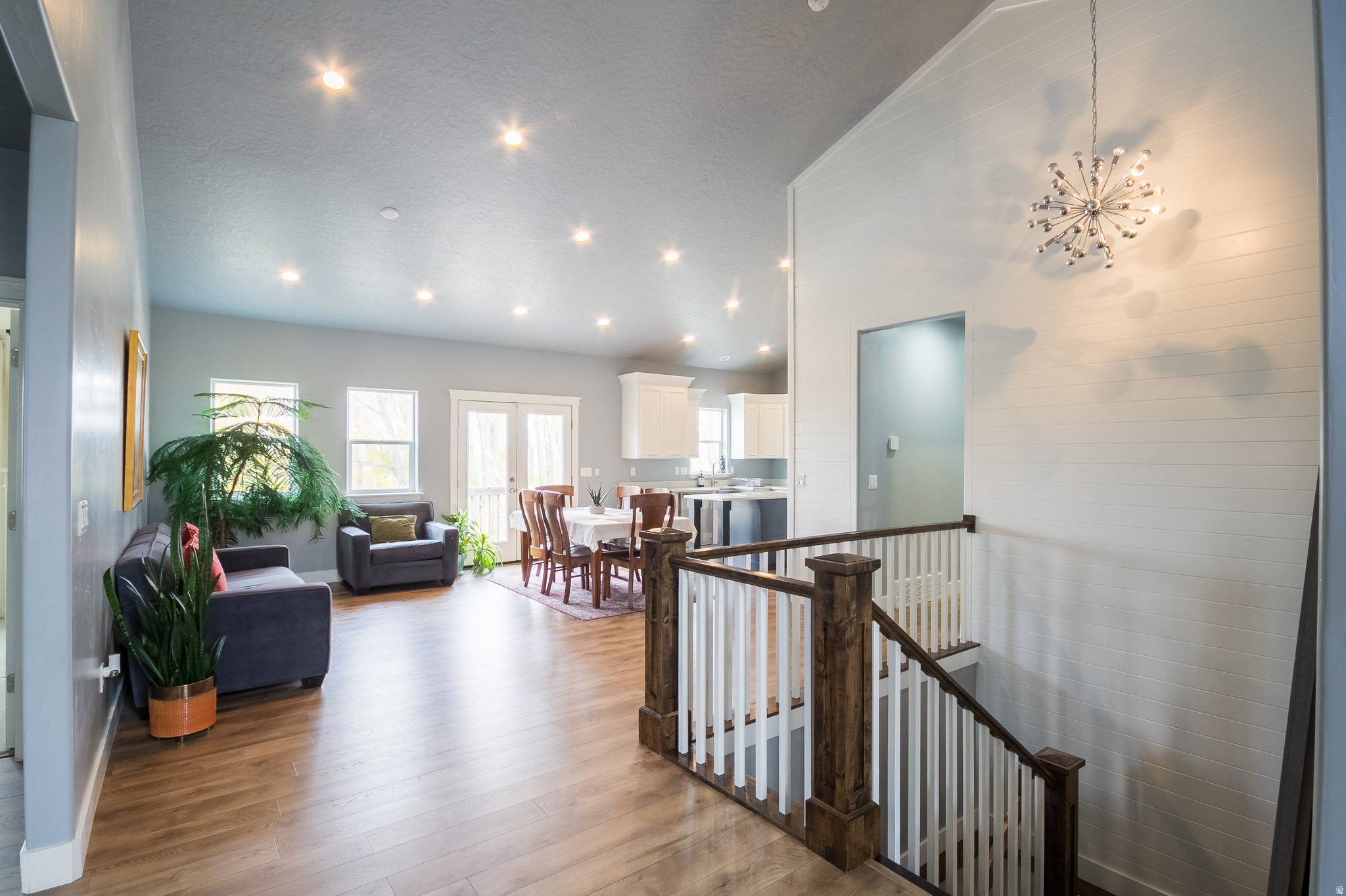 HIDDEN COVE - Residential