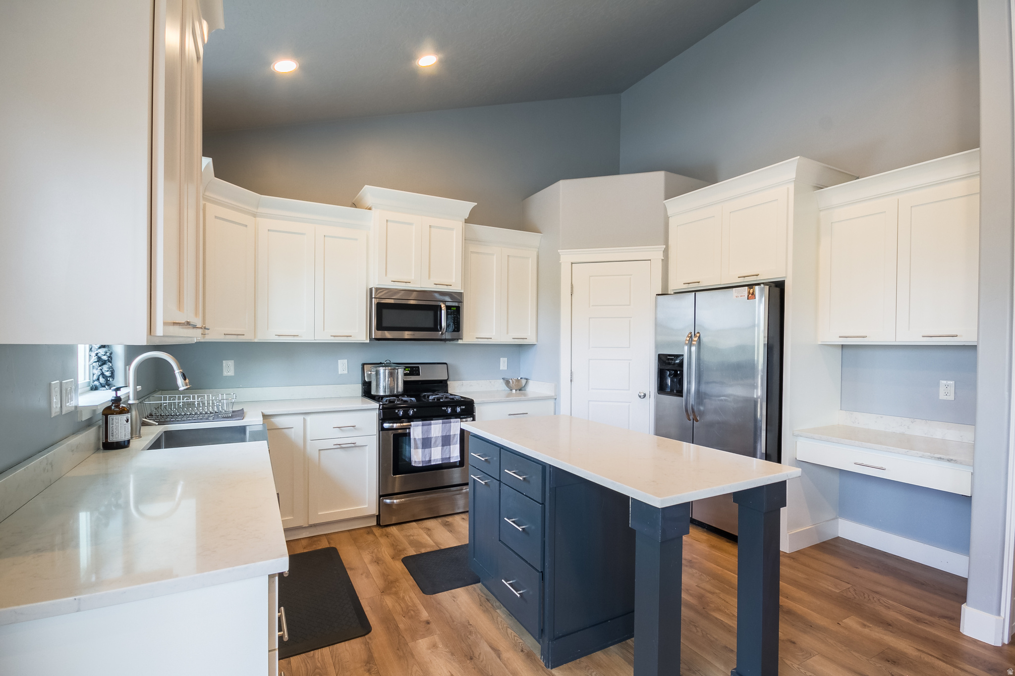 HIDDEN COVE - Residential