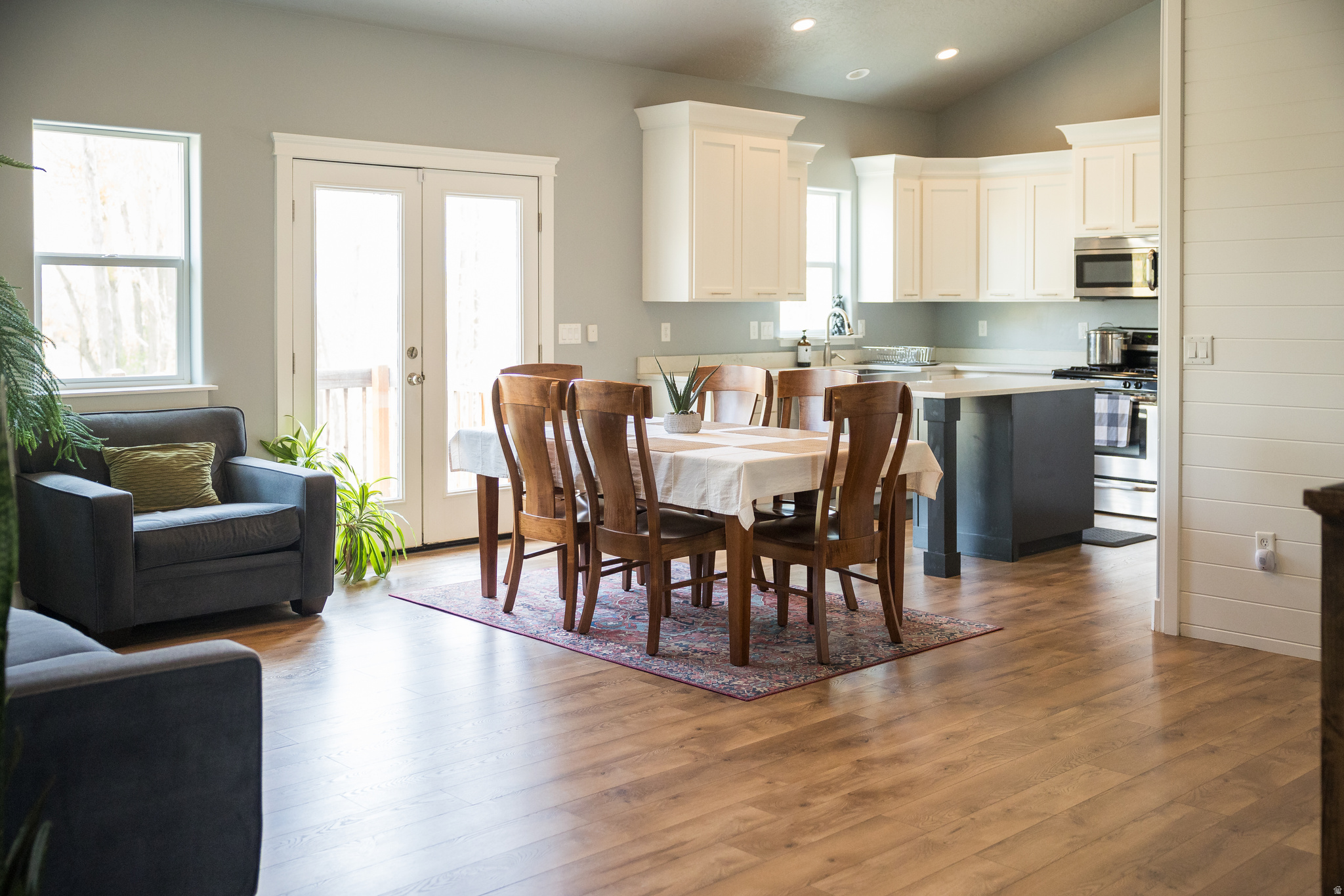 HIDDEN COVE - Residential