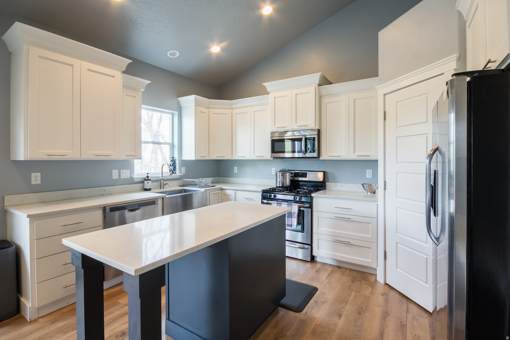 HIDDEN COVE - Residential