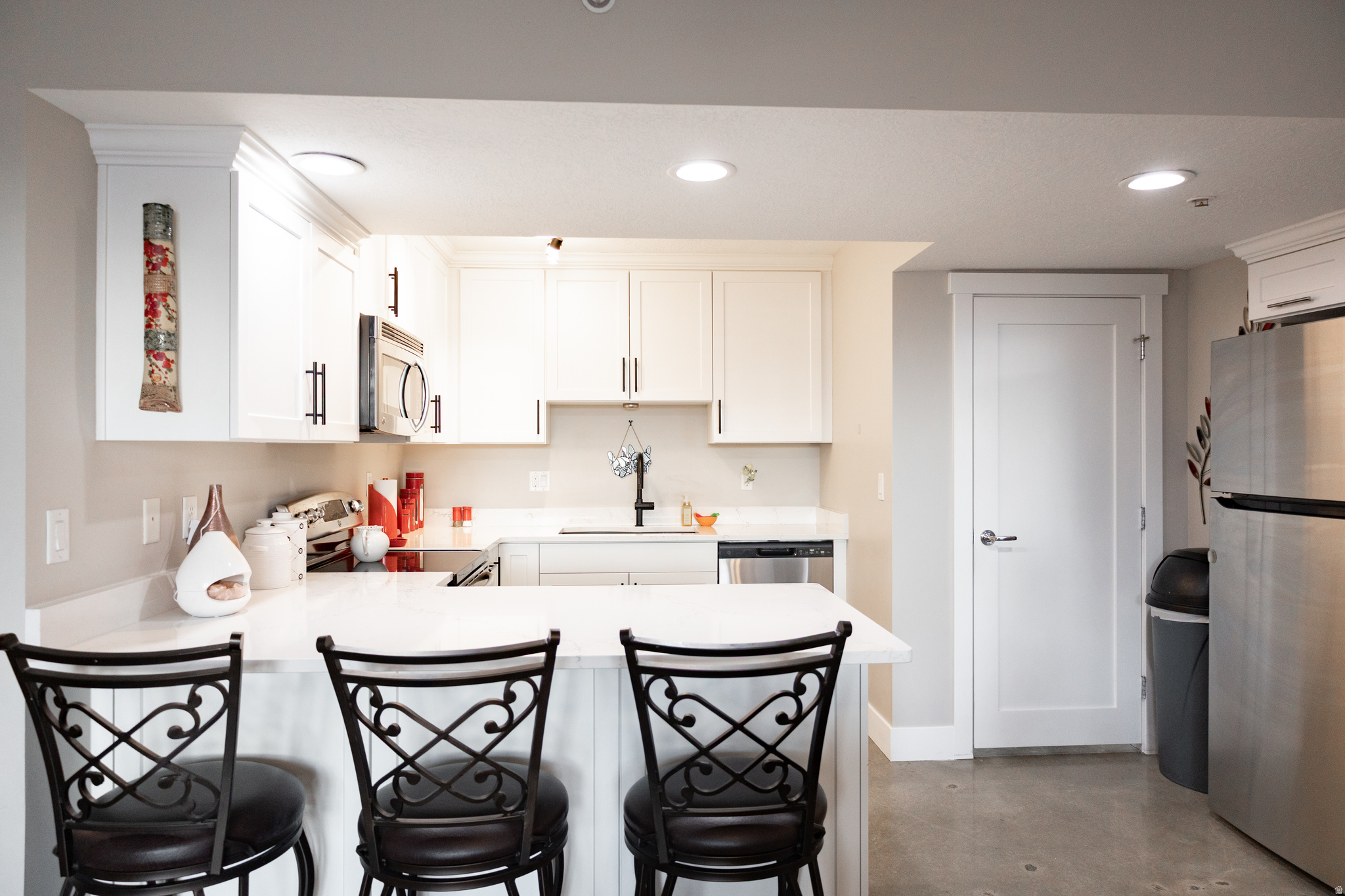 BROADWAY TOWER CONDO - Residential