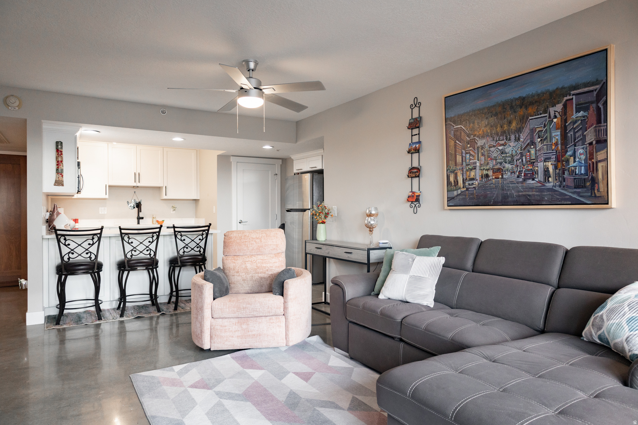 BROADWAY TOWER CONDO - Residential