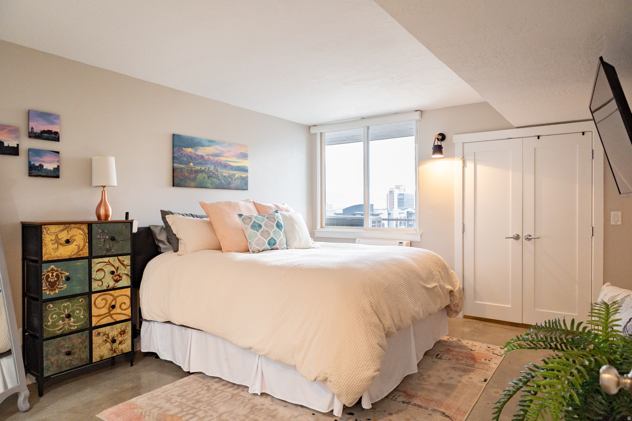 BROADWAY TOWER CONDO - Residential