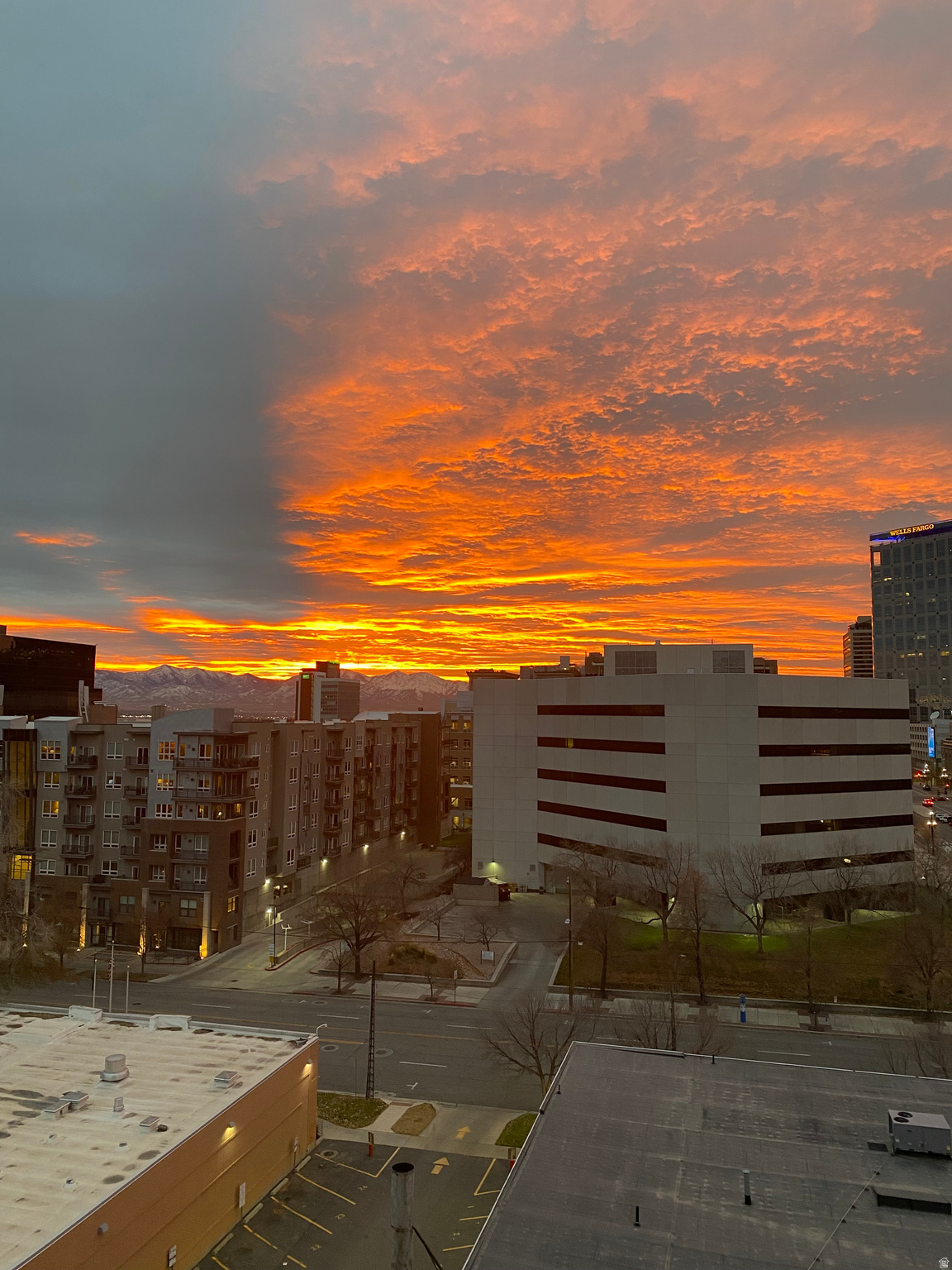 BROADWAY TOWER CONDO - Residential