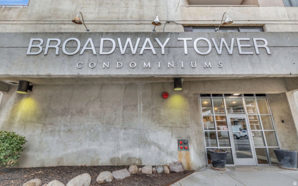 Photo of 230 E BROADWAY #1005, Salt Lake City, UT 84111 (MLS # 2148102)