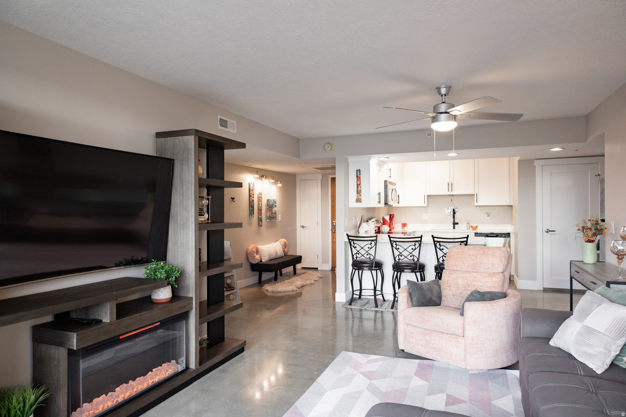 BROADWAY TOWER CONDO - Residential