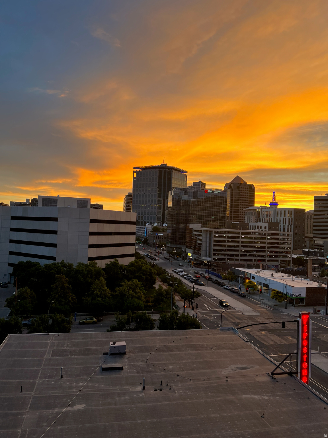 BROADWAY TOWER CONDO - Residential