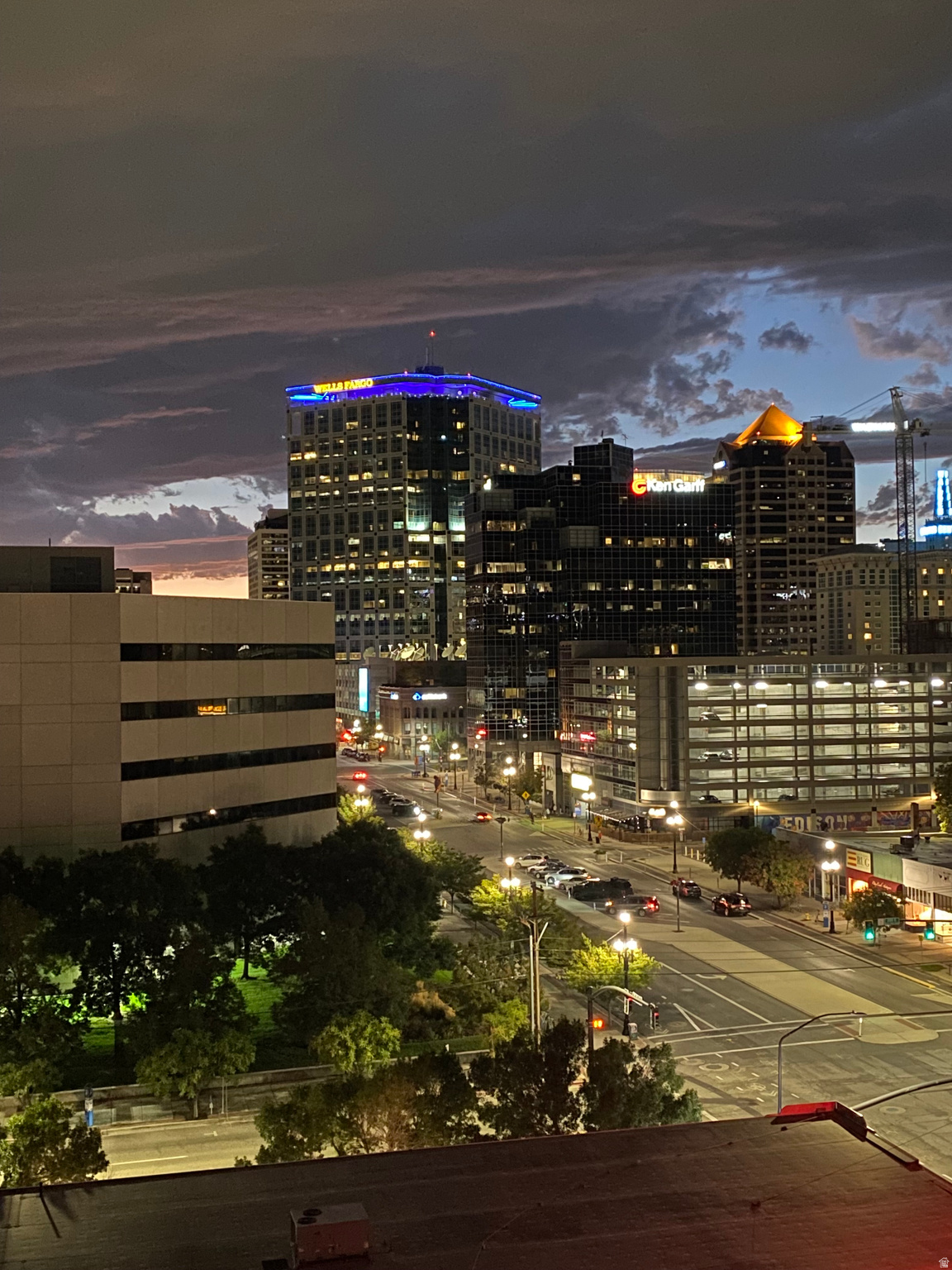 BROADWAY TOWER CONDO - Residential