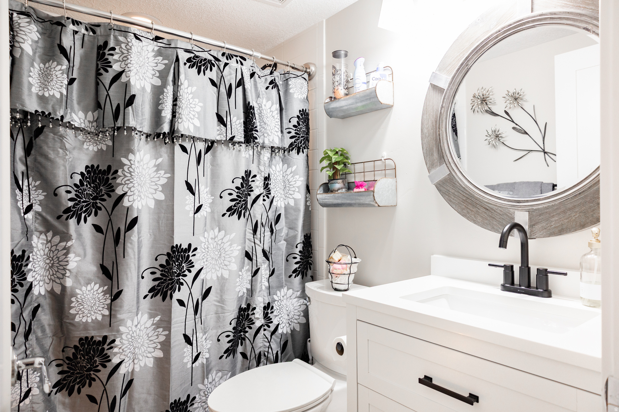 BROADWAY TOWER CONDO - Residential