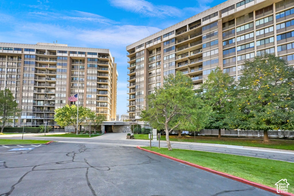 Photo of 241 N VINE ST #601E, Salt Lake City, UT 84103 (MLS # 2190136)