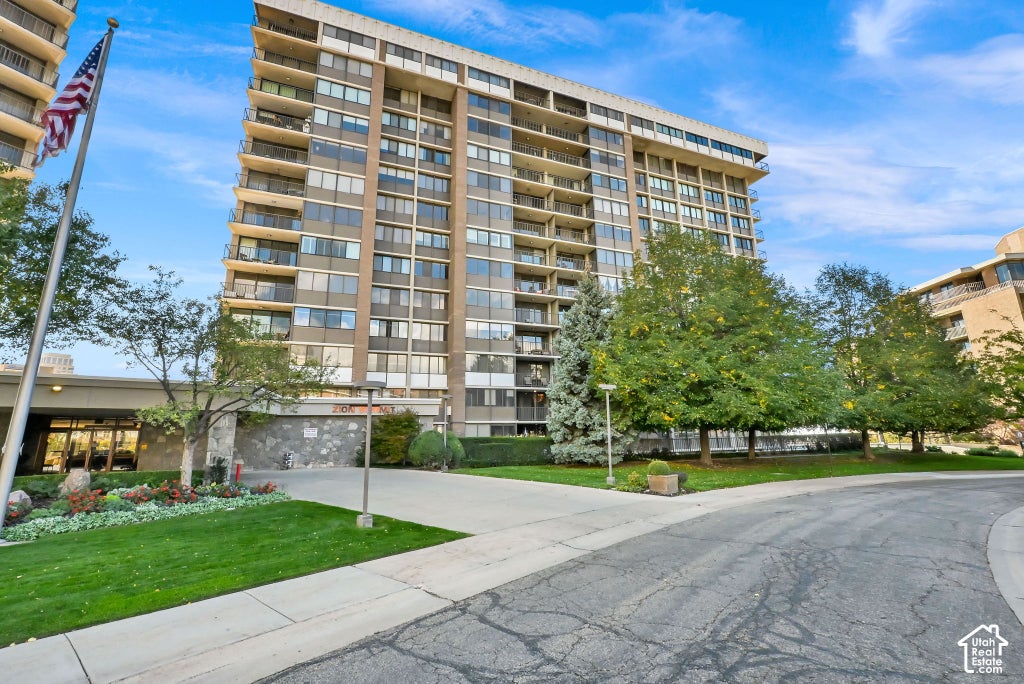 Photo of 241 N VINE ST #601E, Salt Lake City, UT 84103 (MLS # 2190136)