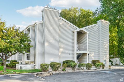 Tiny photo for 875 E ARROWHEAD LN #40, Murray, UT 84107 (MLS # 2118049)