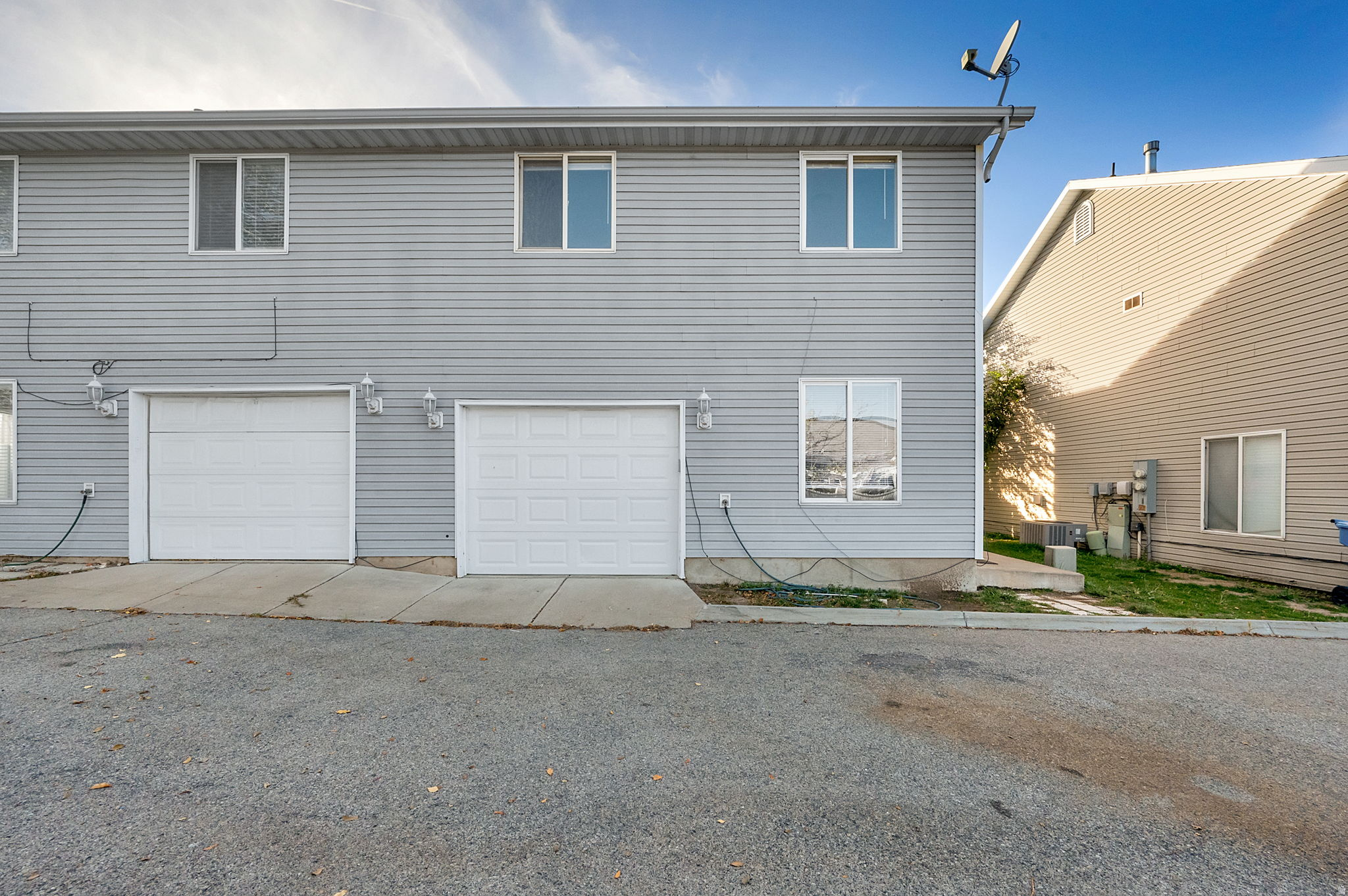 VILLAGE WEST - Residential