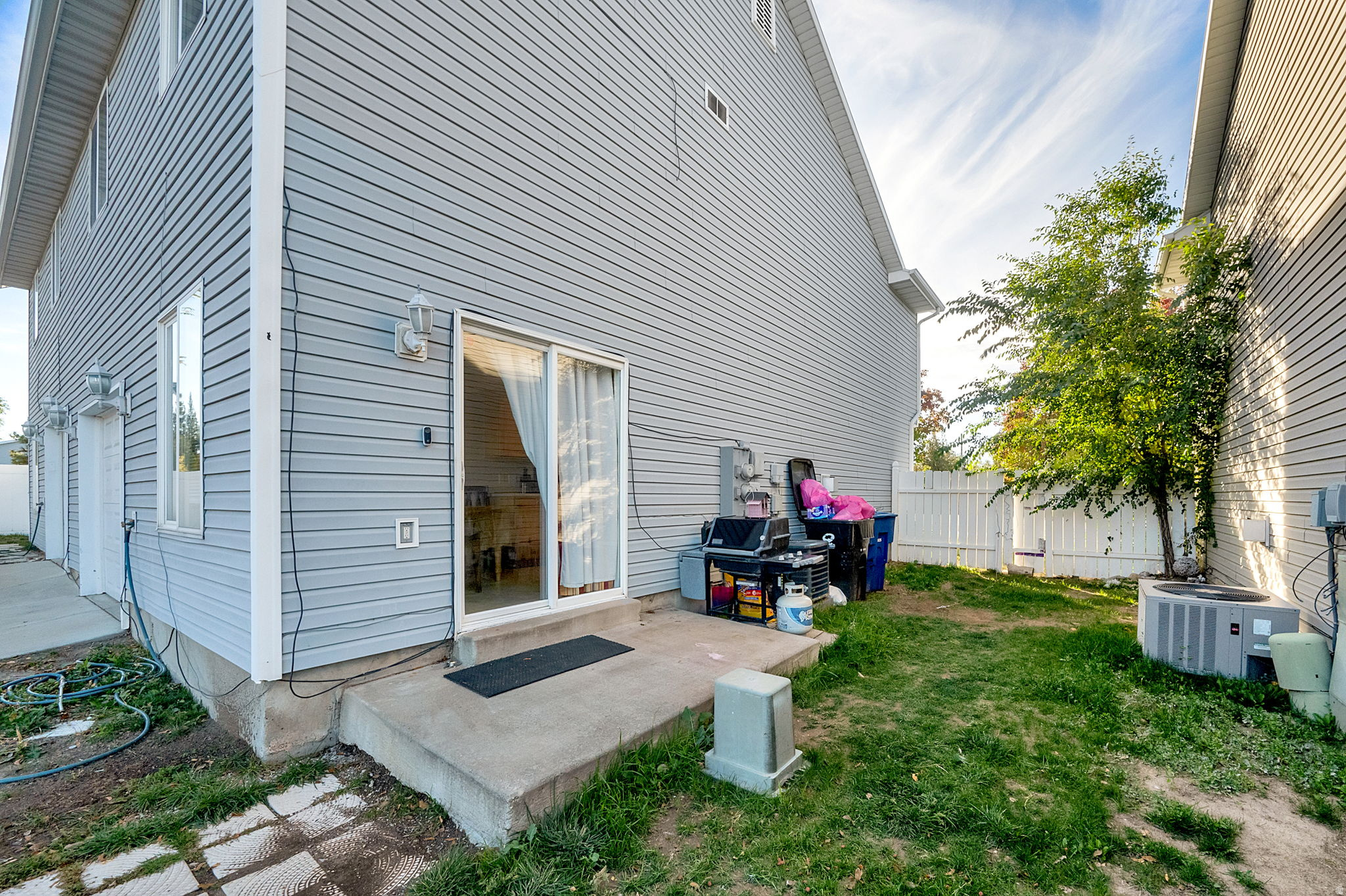 VILLAGE WEST - Residential