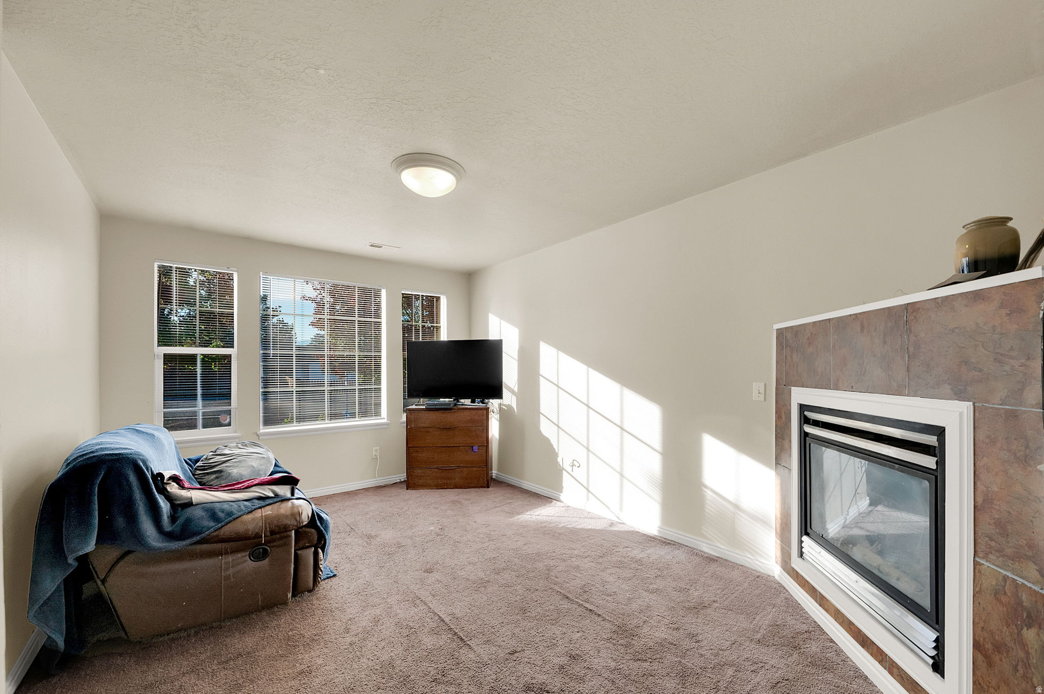 VILLAGE WEST - Residential