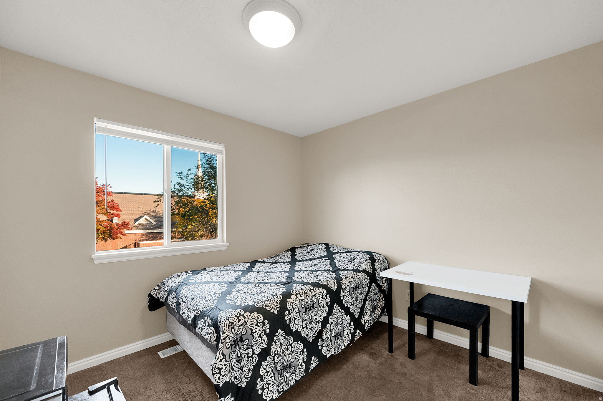 VILLAGE WEST - Residential