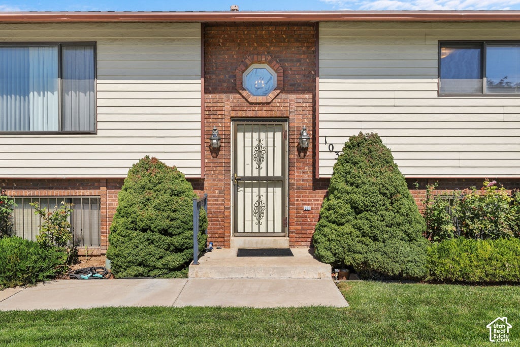 Photo of 1030 W 25 S, Clearfield, UT 84015 (MLS # 2187983)