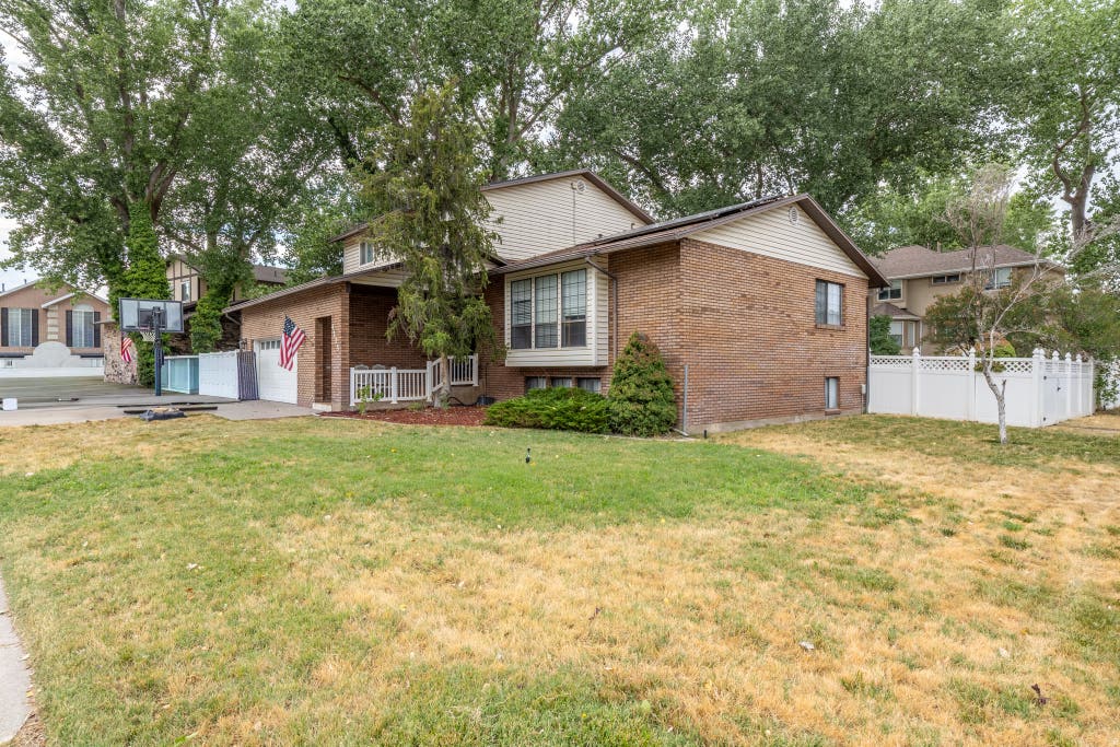 Photo of 4223 S 600 W, Riverdale, UT 84405 (MLS # 2173754)