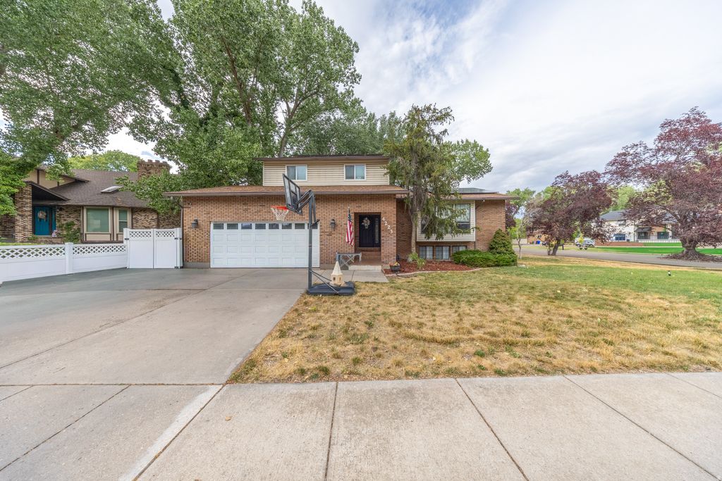 Photo of 4223 S 600 W, Riverdale, UT 84405 (MLS # 2173754)