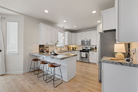 Tiny photo for 4028 E GAZELLE RUN, Eagle Mountain, UT 84005 (MLS # 2125666)
