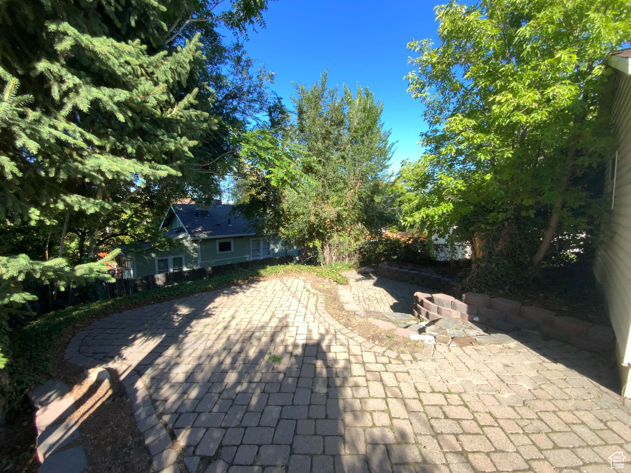 HAZLEMERE SUB - Residential