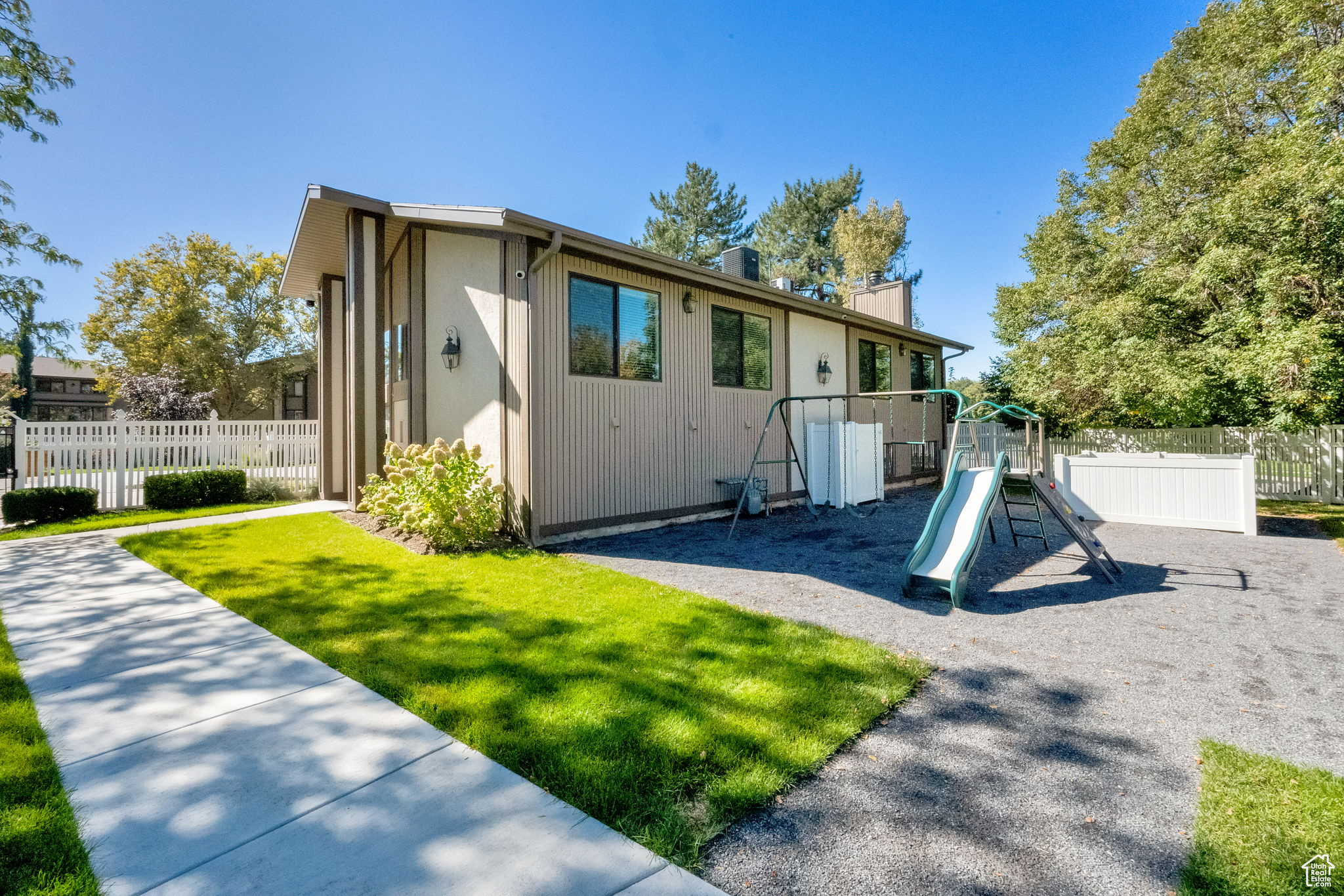 FAIRMEADOWS - Residential