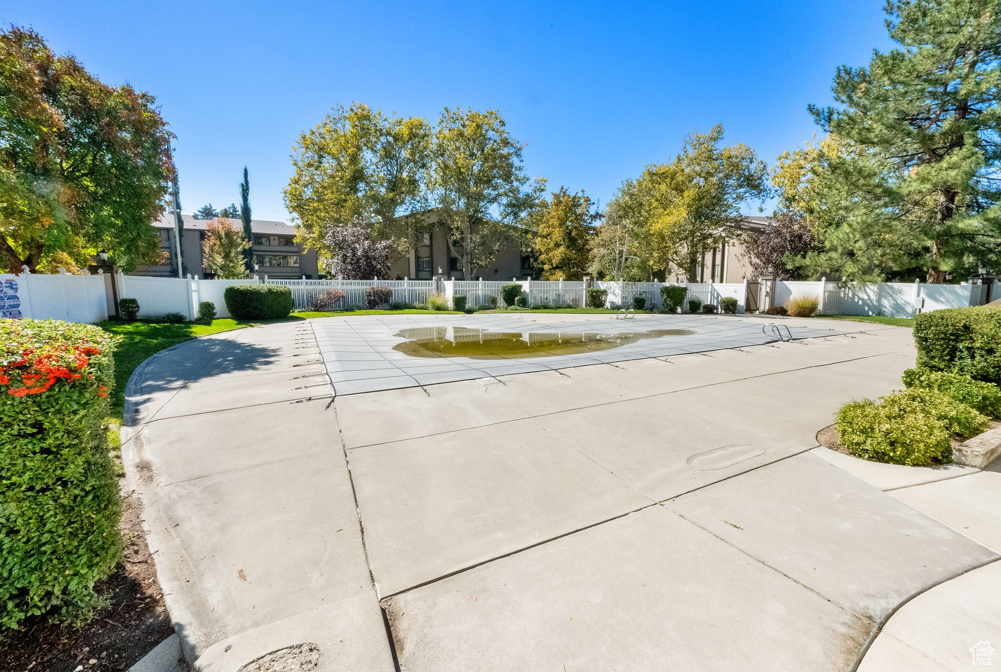 FAIRMEADOWS - Residential