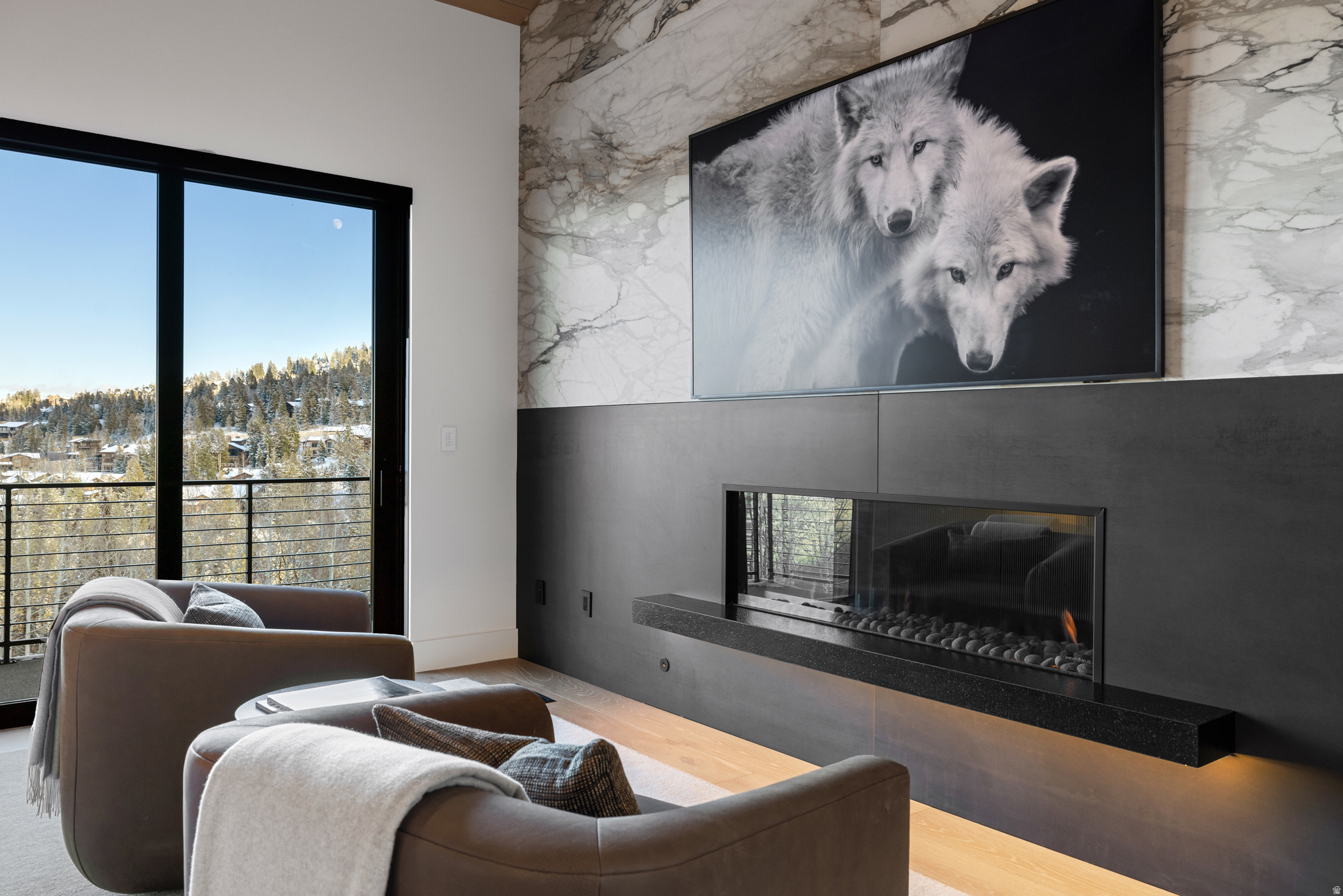 MOONSHADOW - Residential