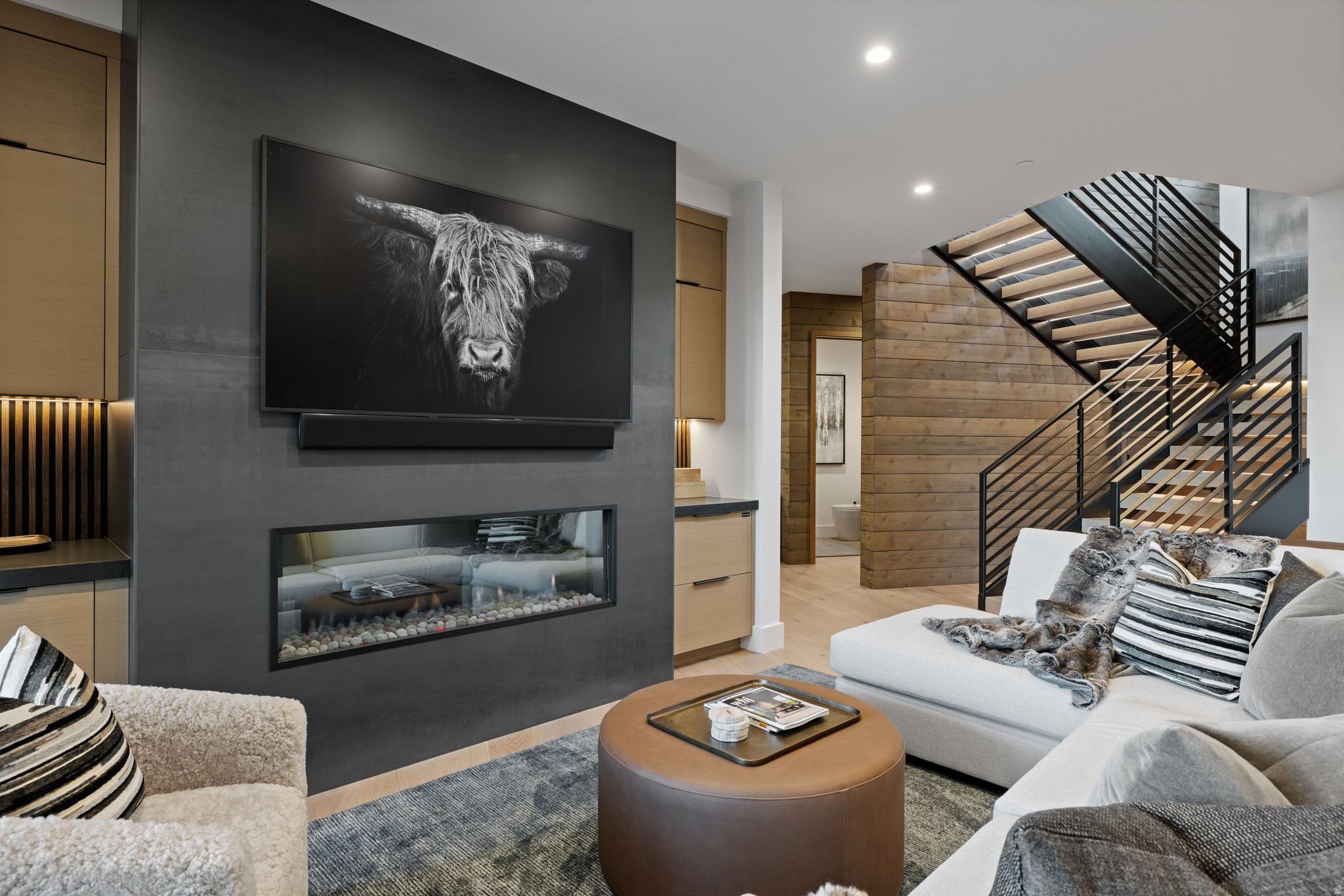 MOONSHADOW - Residential