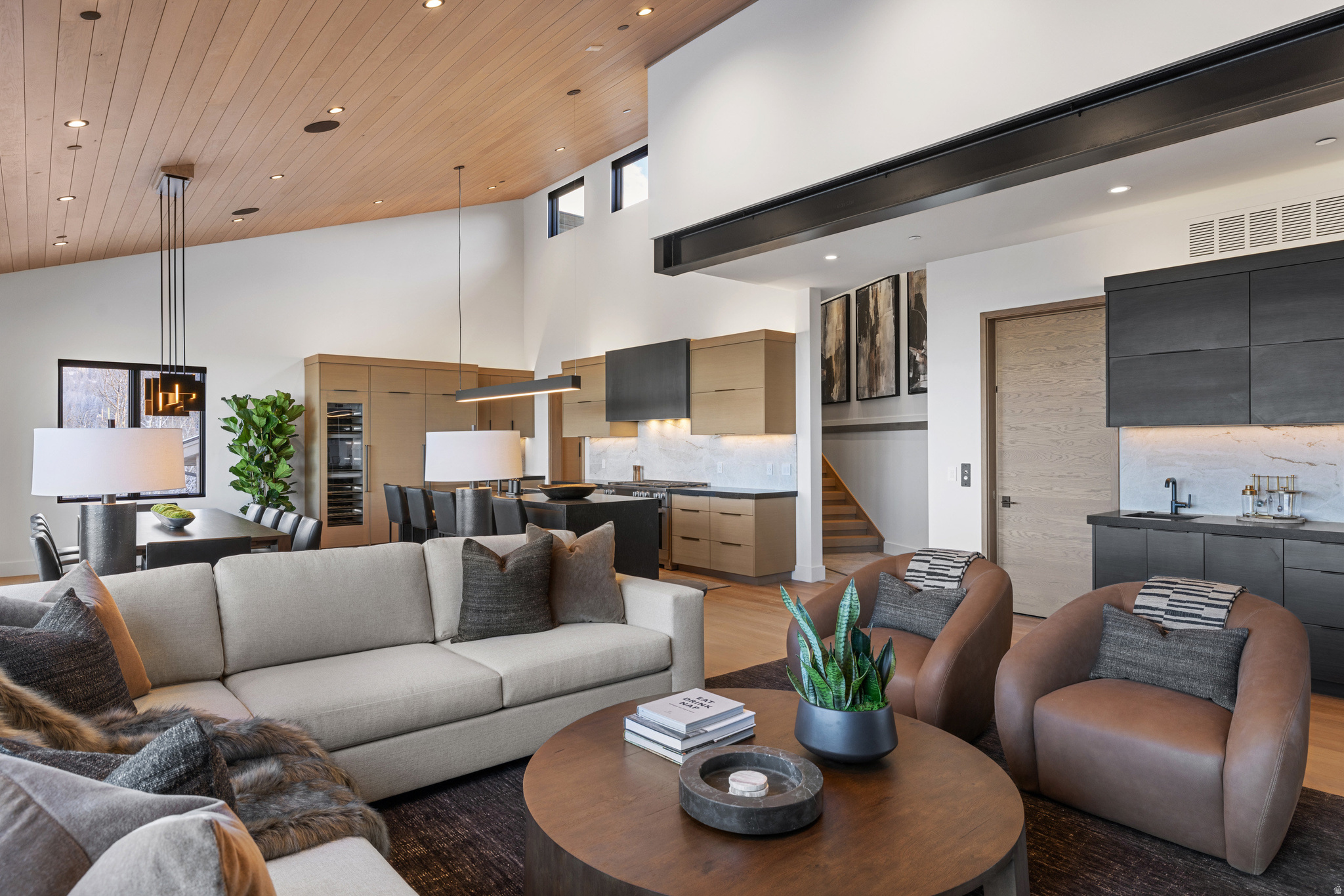 MOONSHADOW - Residential