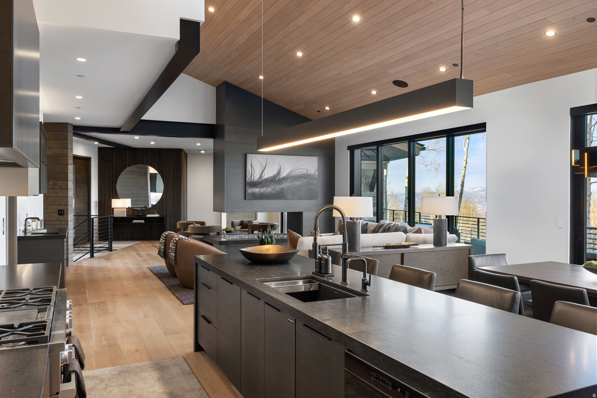 MOONSHADOW - Residential