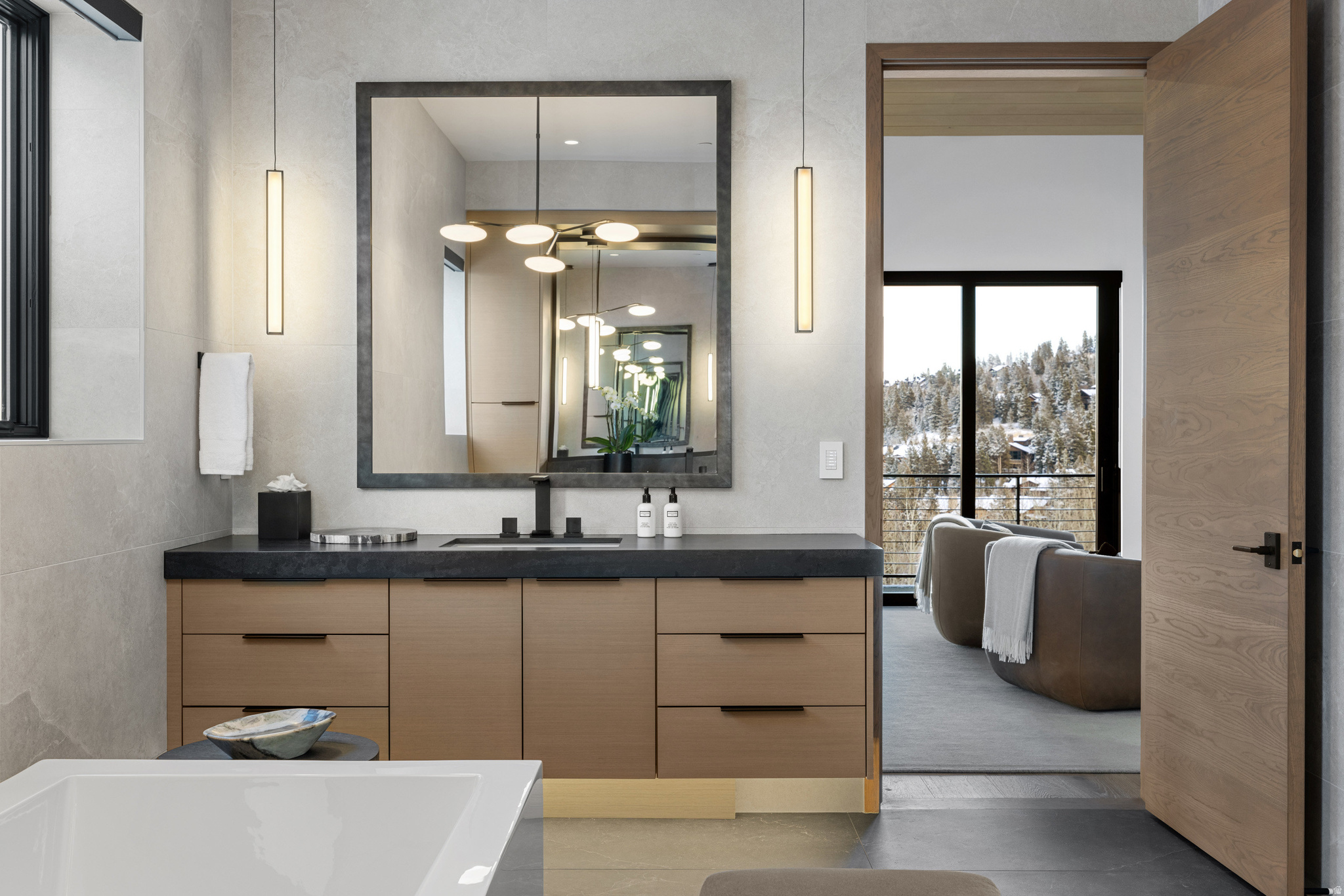 MOONSHADOW - Residential