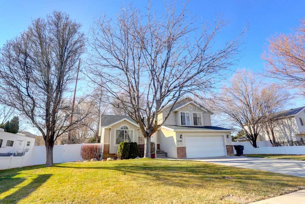 Photo of 2128 BRIDGER DR, Springville, UT 84663 (MLS # 2131706)