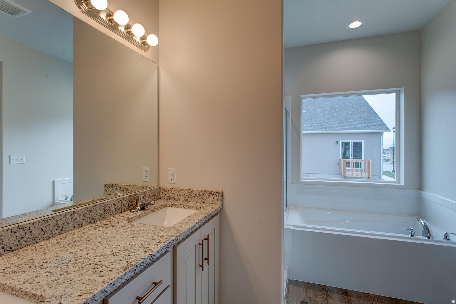 OAKRIDGE COVE - Residential