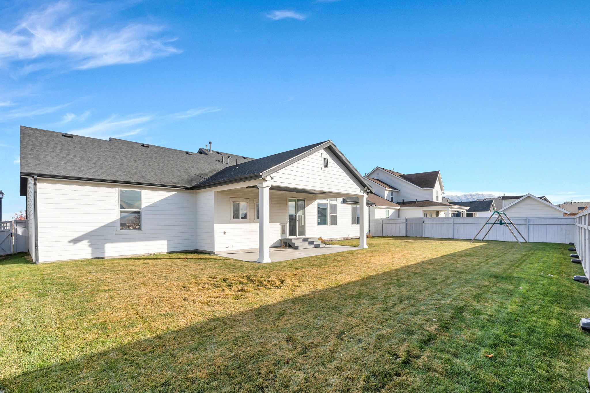 BEACON POINTE - Residential