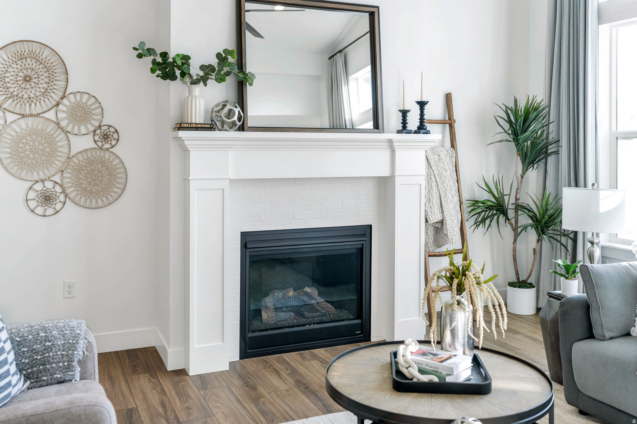 BEACON POINTE - Residential