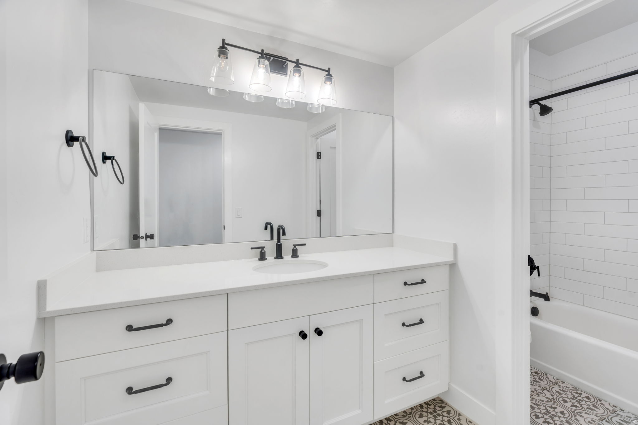 BEACON POINTE - Residential