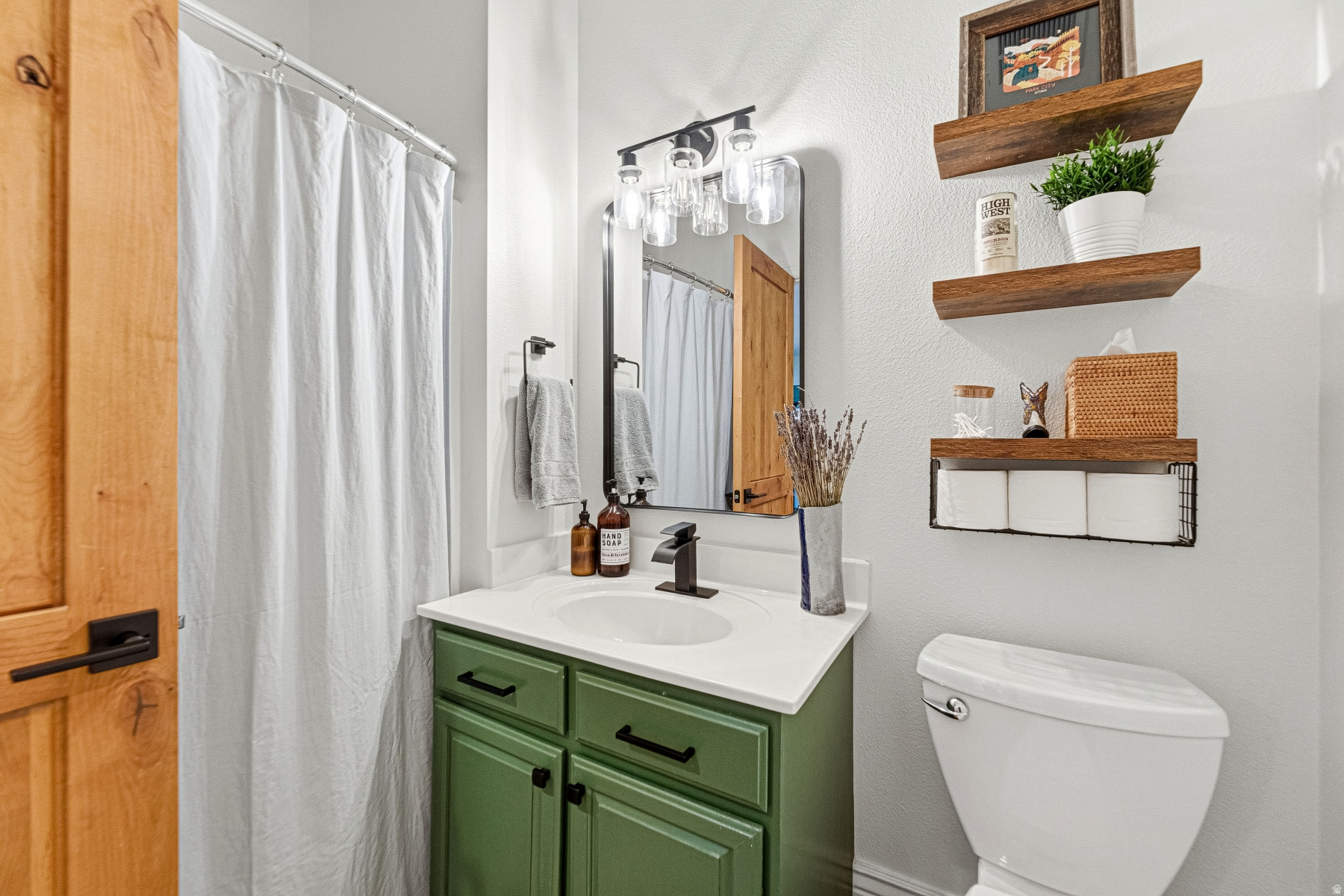 PINEBROOK POINTE CON - Residential