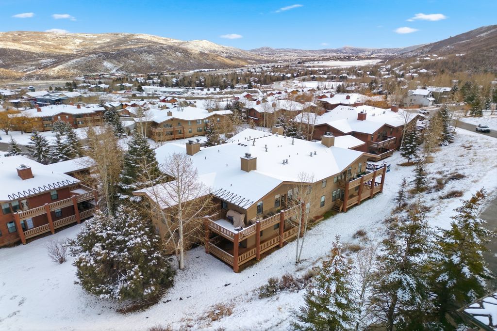 Photo of 8251 MEADOWVIEW CT #J24, Park City, UT 84098 (MLS # 2129872)