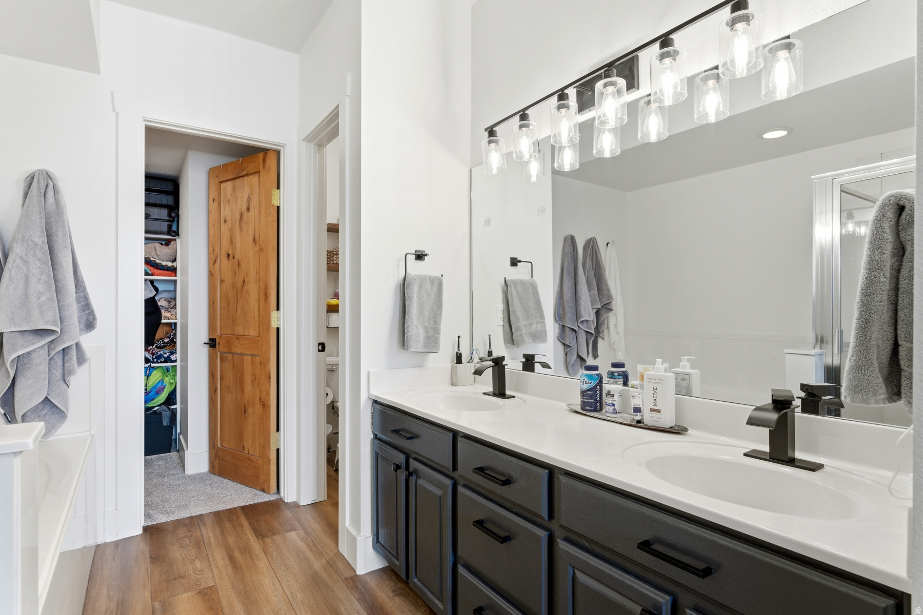 PINEBROOK POINTE CON - Residential