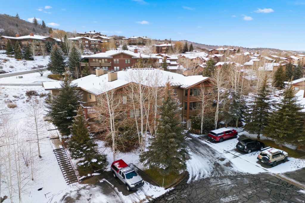 Photo of 8251 MEADOWVIEW CT #J24, Park City, UT 84098 (MLS # 2129872)