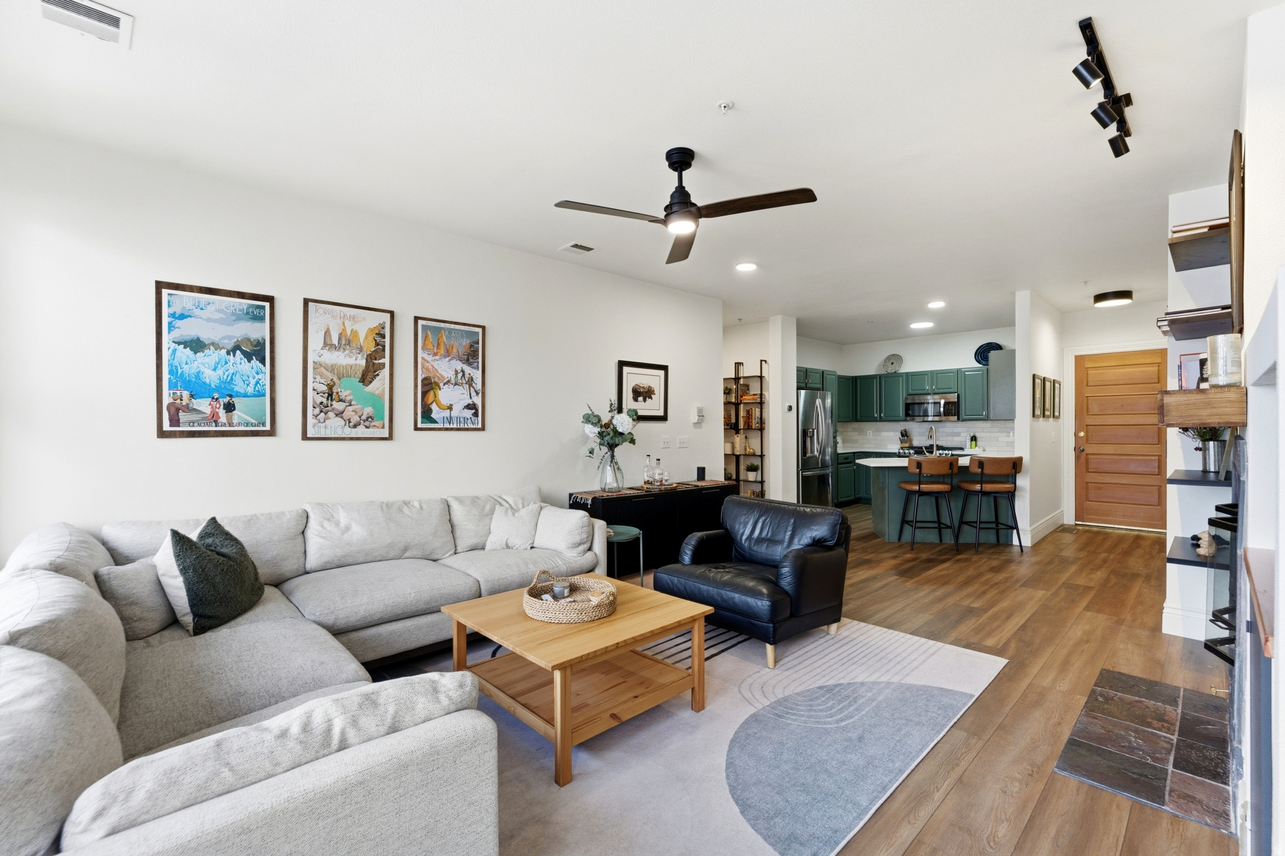 PINEBROOK POINTE CON - Residential