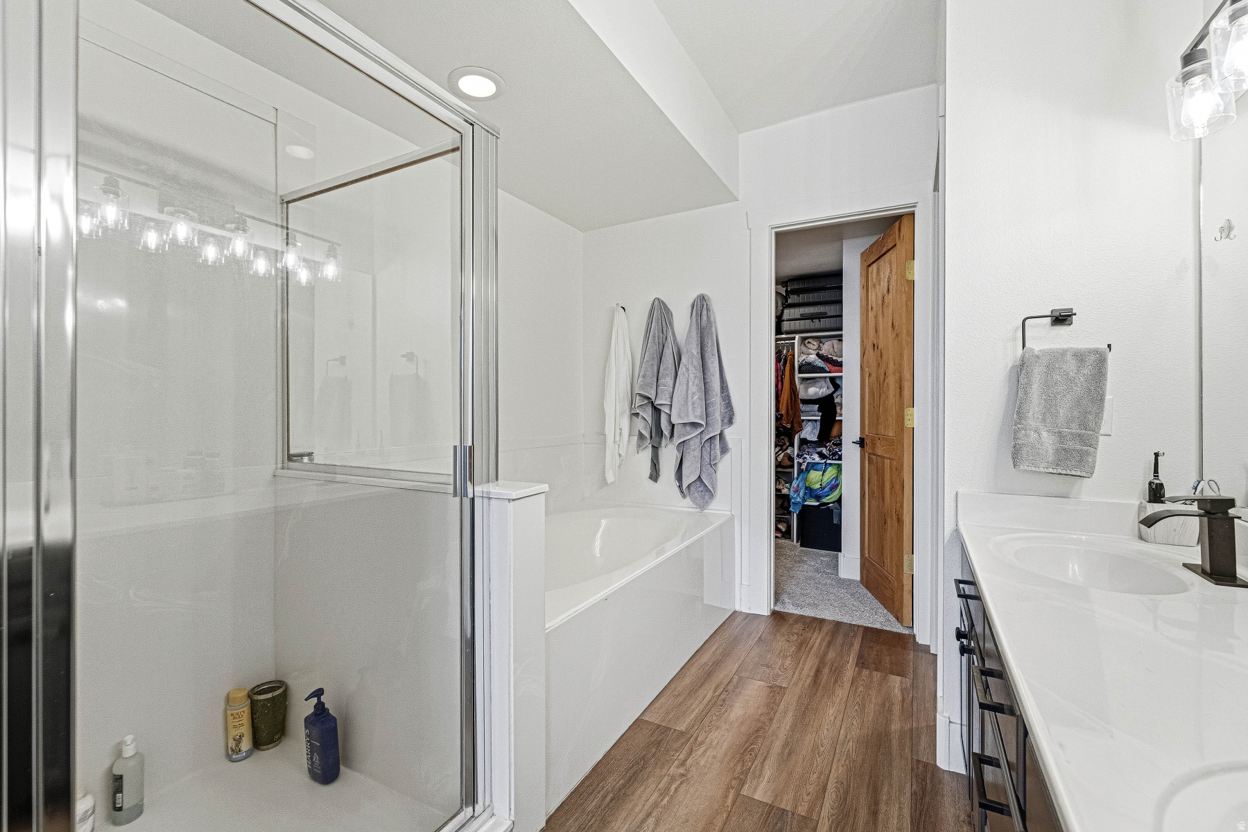 PINEBROOK POINTE CON - Residential