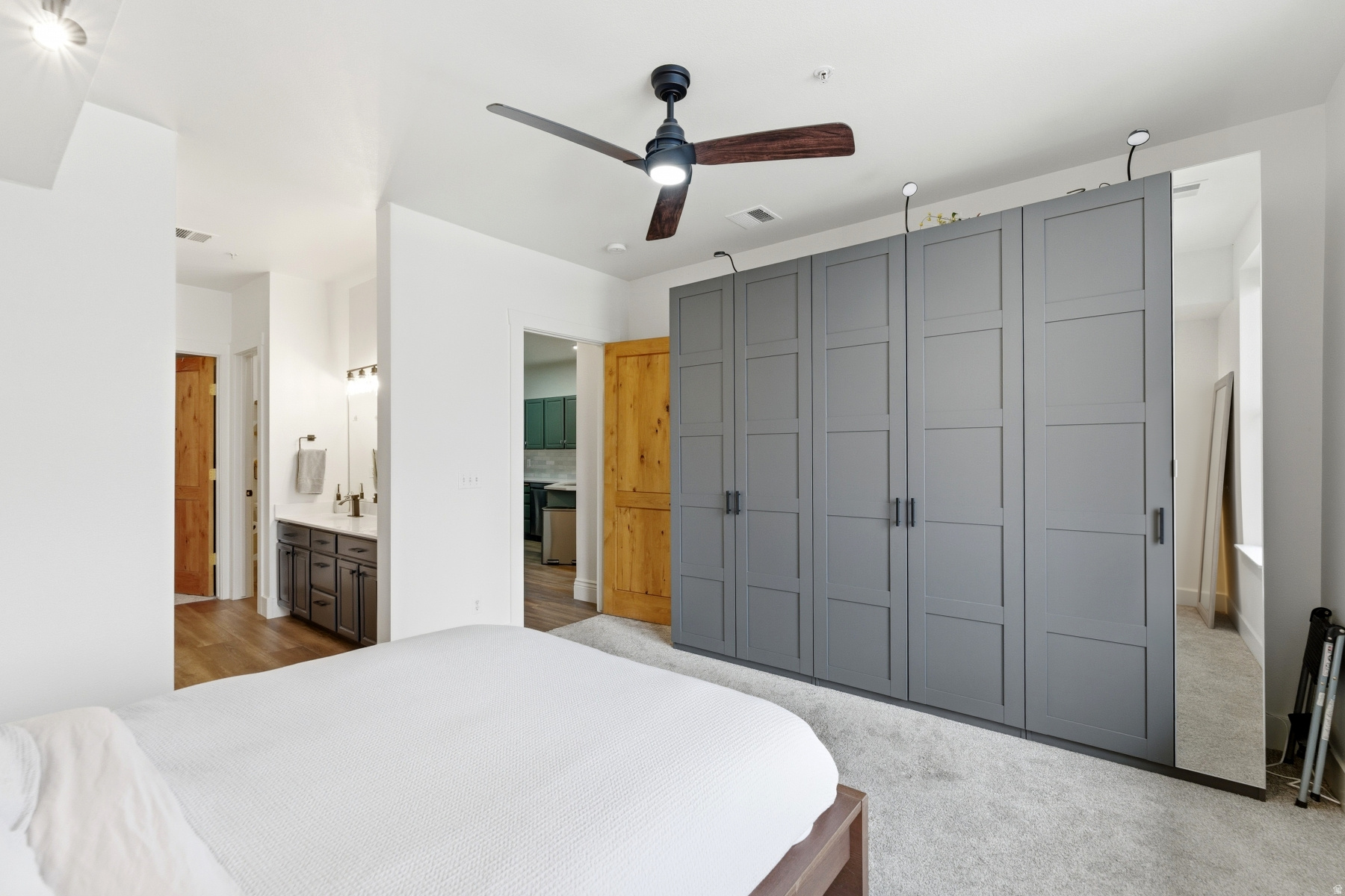 PINEBROOK POINTE CON - Residential