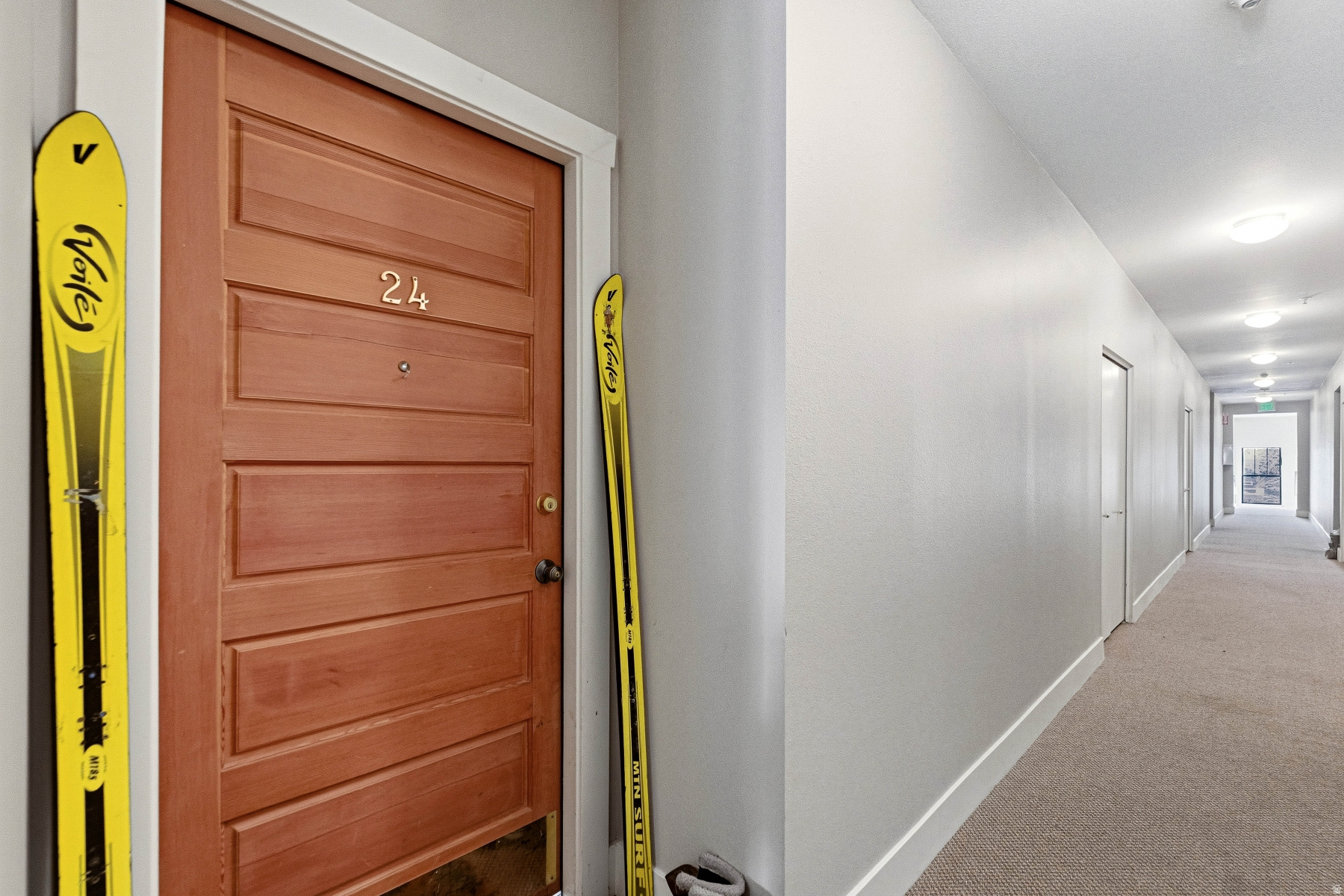 PINEBROOK POINTE CON - Residential