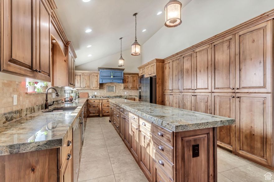 Huge 4,004 square foot home! Walk in with equity! Priced to sell fast at only $140 a square foot! Beautiful home in an amazing location!! Just off of Main Street in a quiet cul-de-sac! Walk down and watch the 4th of July Parade! BEAUTIFUL chefs Kitchen! Outdoor kitchen and HOTTUB included!  No back fence neighbors and a gate that takes you straight to Cherry Street Park! Brand new roof in May 2024. Brand new AC being installed this week! Seller offering Incentives!