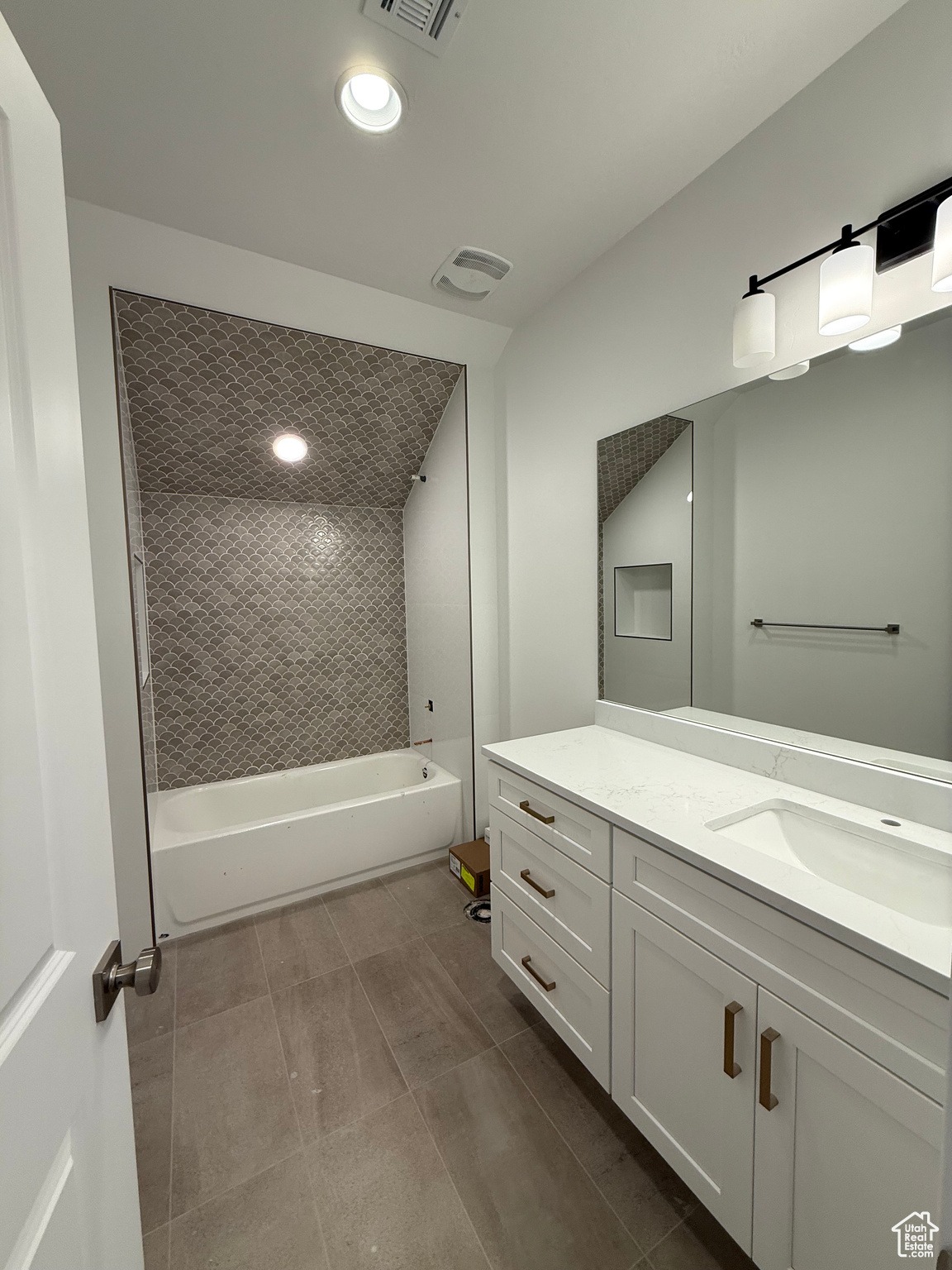 HAWKEYE POINT - Residential