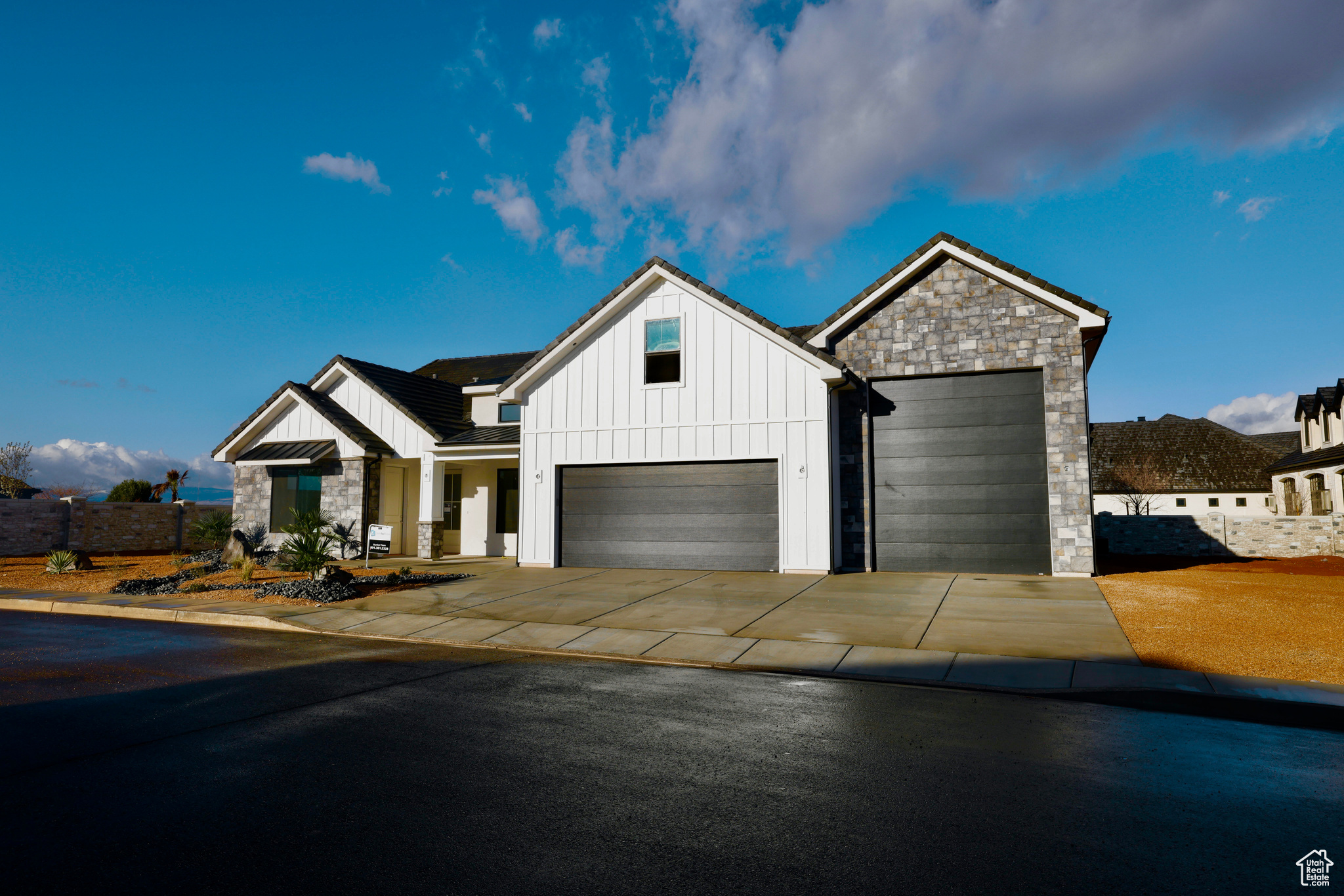 HAWKEYE POINT - Residential