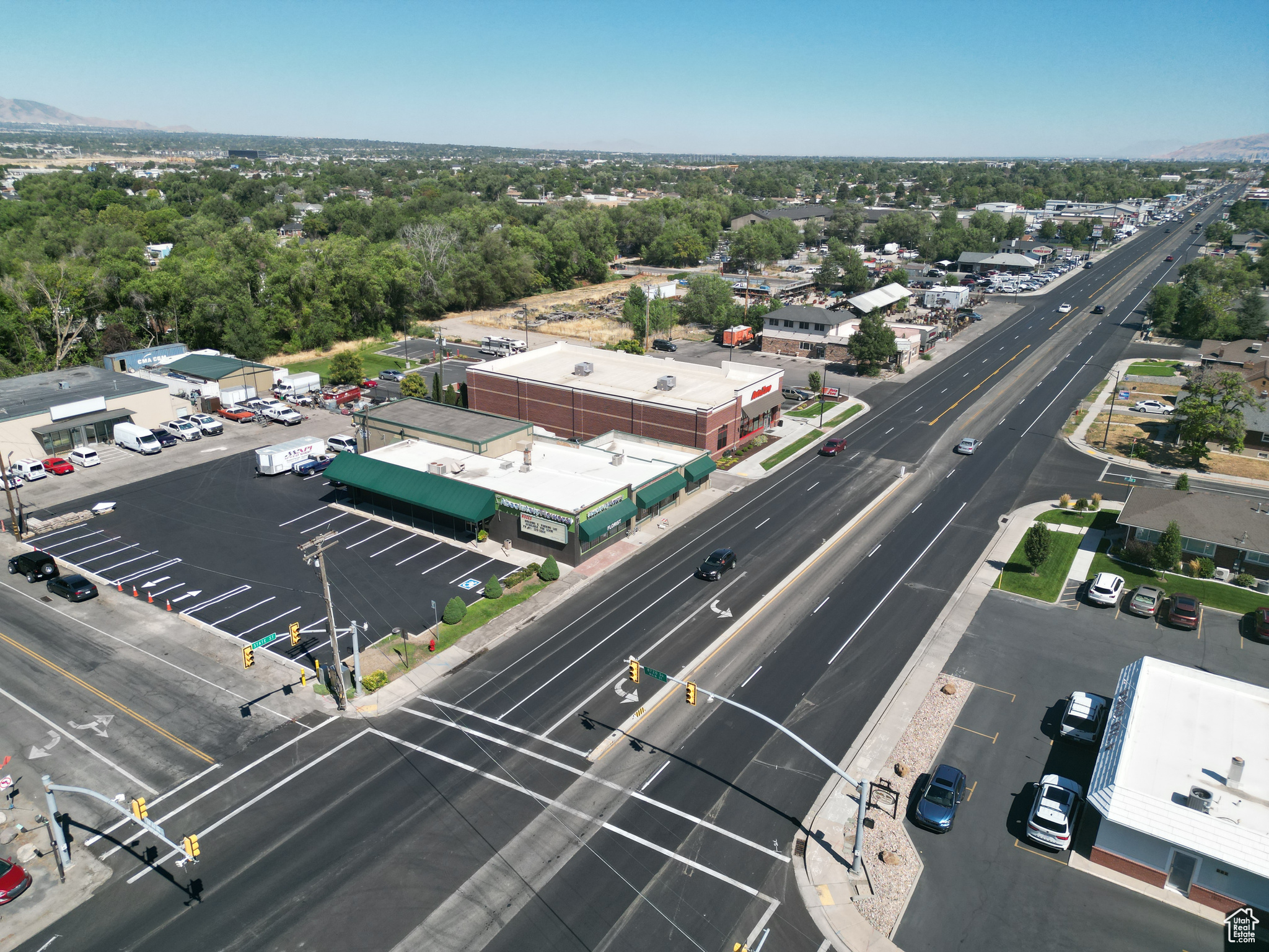 PERRY SUB - Commercial Lease